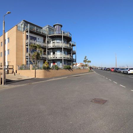 Flat 19 By The Beach Harwich Extérieur photo