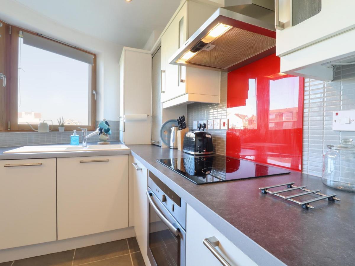 Flat 19 By The Beach Harwich Extérieur photo