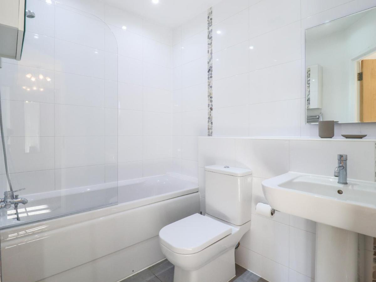 Flat 19 By The Beach Harwich Extérieur photo